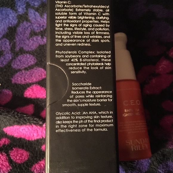 Sunday Riley C.E.O. Rapid Flash Brightening Serum - Picture 3 of 5